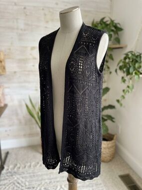 Chelsea and Theodore long crochet duster vest in black